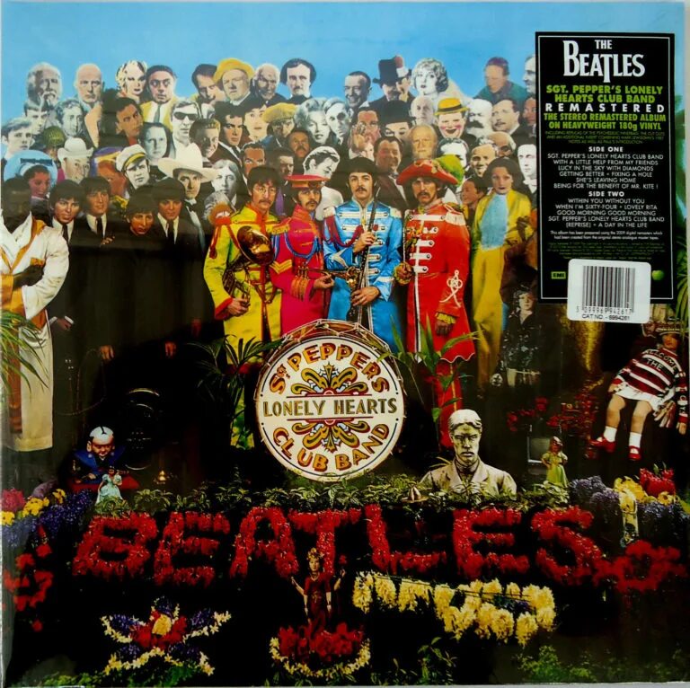 Beatles sgt pepper lonely. The Beatles Sgt. Pepper's Lonely Hearts Club Band 1967. Обложка дисков Битлз сержант Пеппер. Beatles Sergeant Pepper's Lonely Hearts Club Band обложка. The Beatles Sgt. Pepper's Lonely Hearts Club Band обложка.