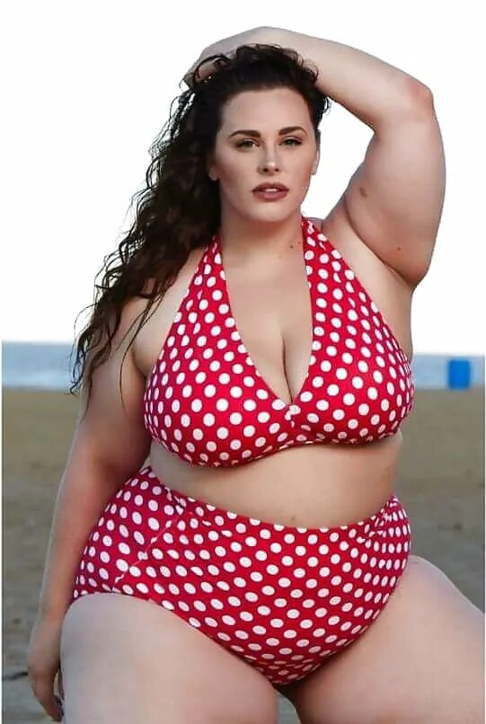 Плюс сайз николь симон. Диана сирокай (diana sirokai). Язмин фокс. Луиза морган плюс сайз 18 ню. Пышные толстозадые.