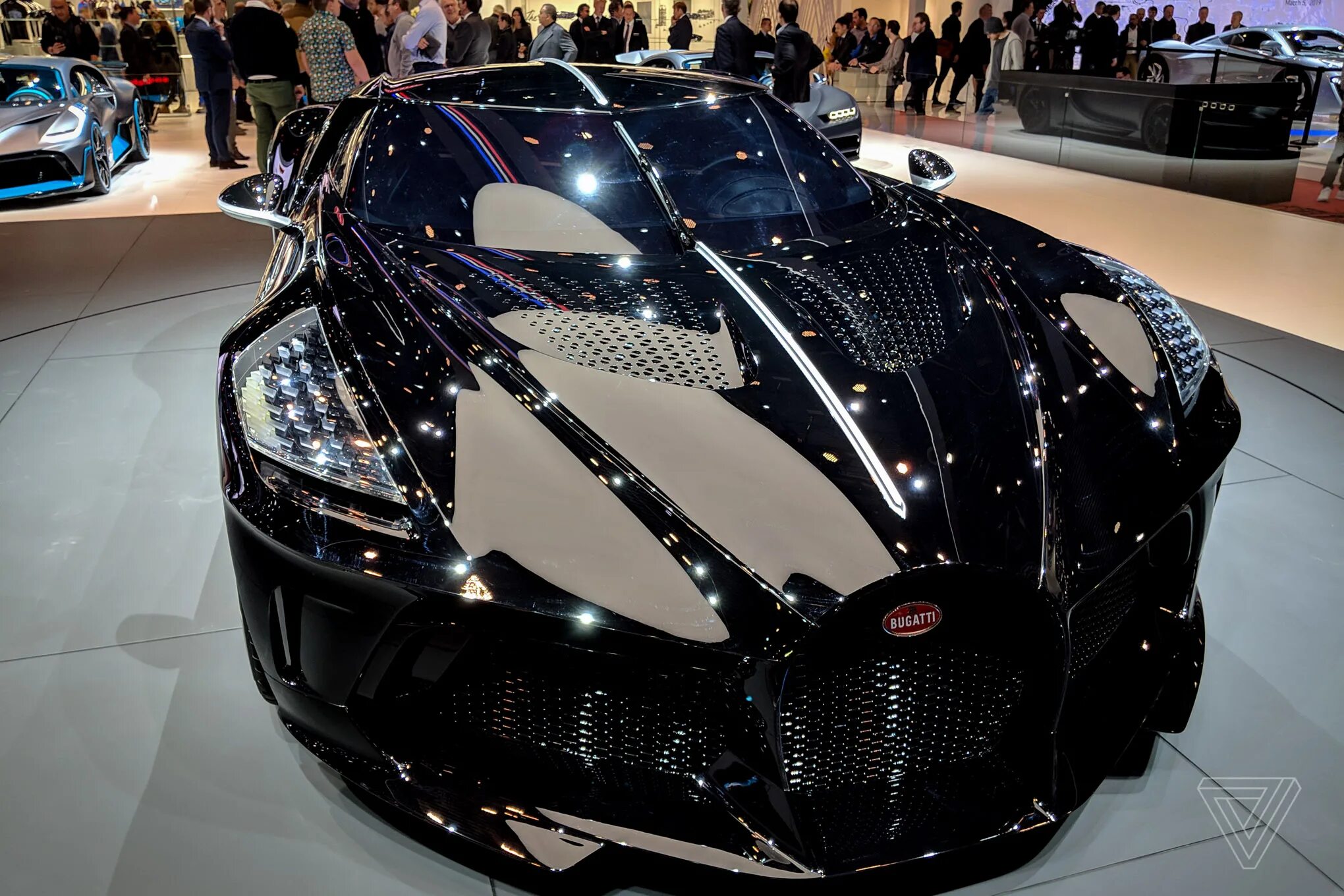 Бугатти Bugatti la voiture noire. Bugatti la voiture noire салон. Бугатти la voiture noire 2021 салон. Bugatti voiture noire салон.
