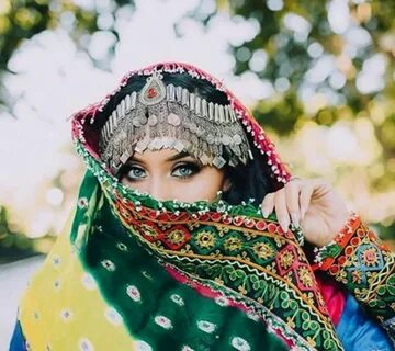 Afghani Clothes, Afghan Girl, Arab Women, Oriental Fashion, Indian Fashion