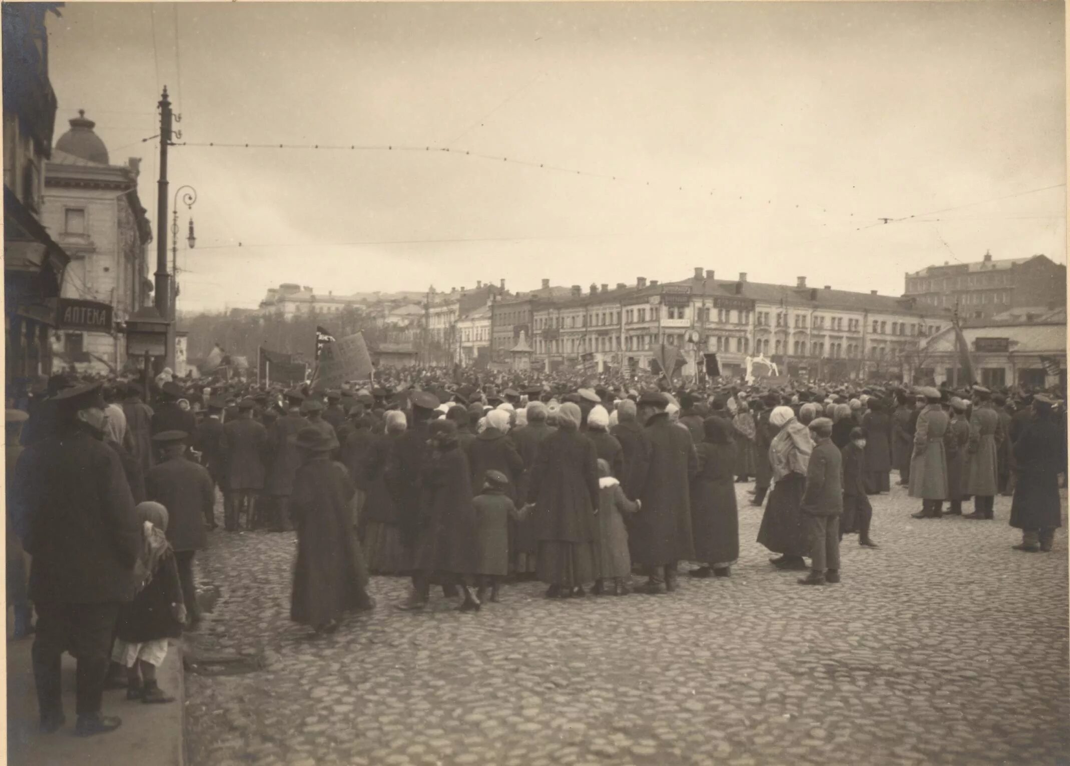 Революция 1917 в москве. Москва до революции 1917. Московская городская Дума 1917. Революция в Москве 1917. Здание городской Думы в Москве в 1917 году.