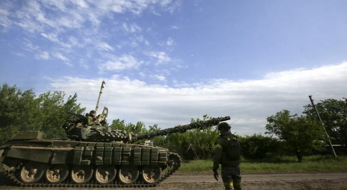 Держаться войск. Войска ВСУ. Ствольная артиллерия. Артиллерийское войско России. Славянск.