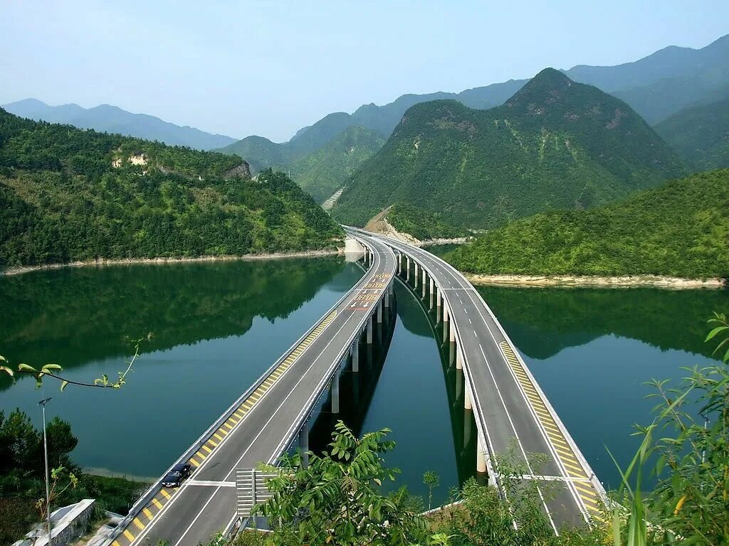 Тн китай. Даньян-Куньшаньский виадук Китай. Мост Даньян-Куньшаньский виадук. Самый длинный мост в мире Даньян-Куньшаньский виадук. Тяньцзиньский виадук (Китай).