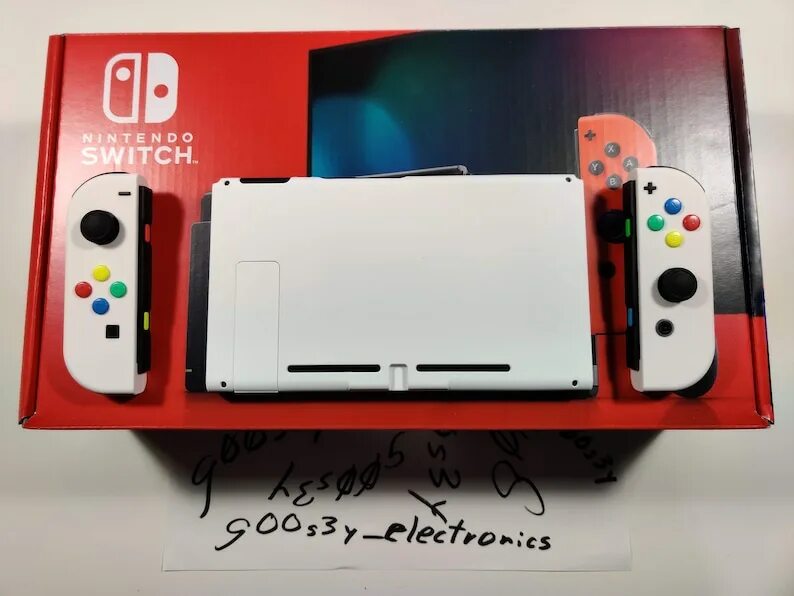 Нинтендо свитч белая. Nintendo Switch белый. Нинтендо свитч кастомные. Custom Switch. White nintendo