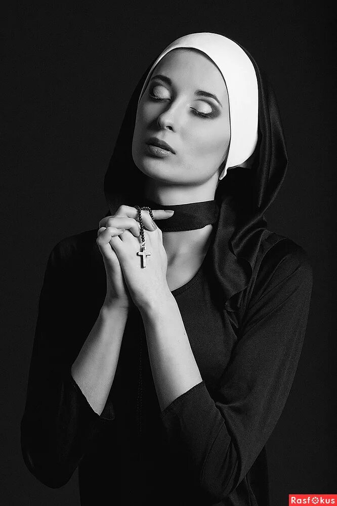 прекрасная монашка надин. кристина пиахет монахиня. монахиня ( в миру галина ширшова). монашка. Beatriz mariana монашка.