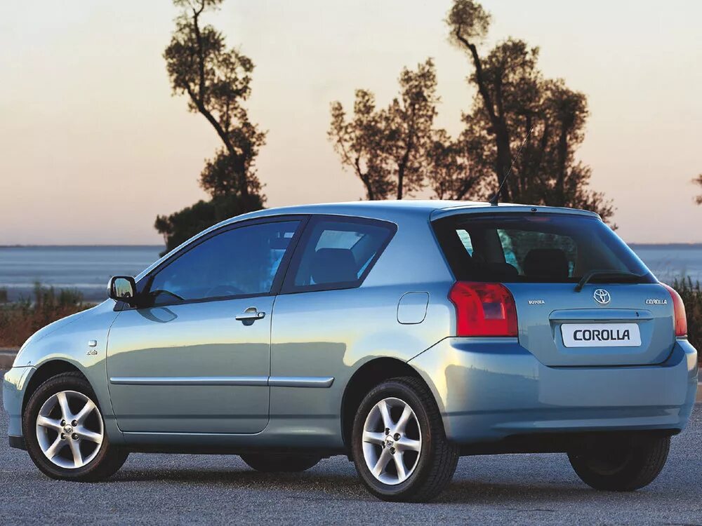 Тойоту 2006 хэтчбек. Toyota Corolla 2002 хэтчбек. Toyota Corolla 2004 хэтчбек. Toyota Corolla Hatchback 1.6 2006. Toyota Corolla 2001 хэтчбек.