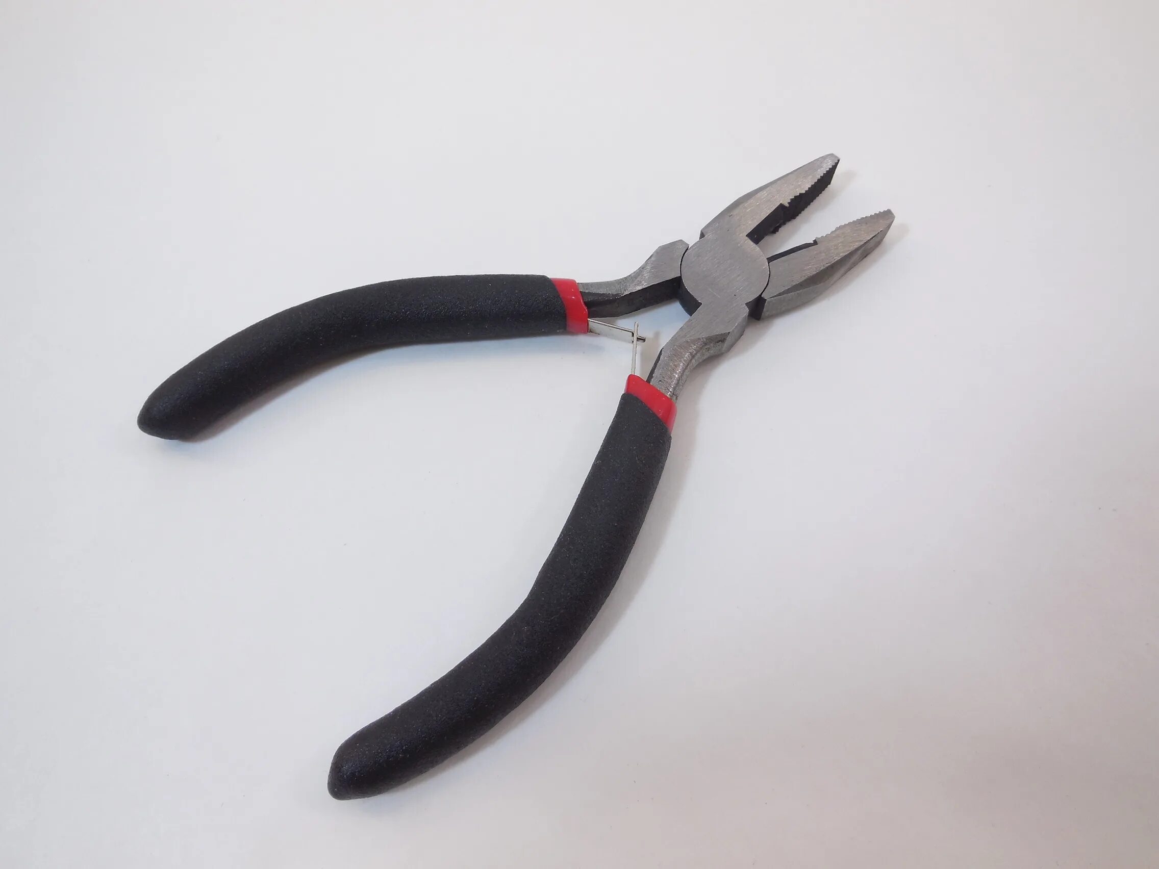 Плоскогубцы 7814-0091. Плоскогубцы faster tools 612. Плоскогубцы hrc 120мм 02033015. Плоскогубцы для чего. Круглогубцы cimco 100822 130 мм.