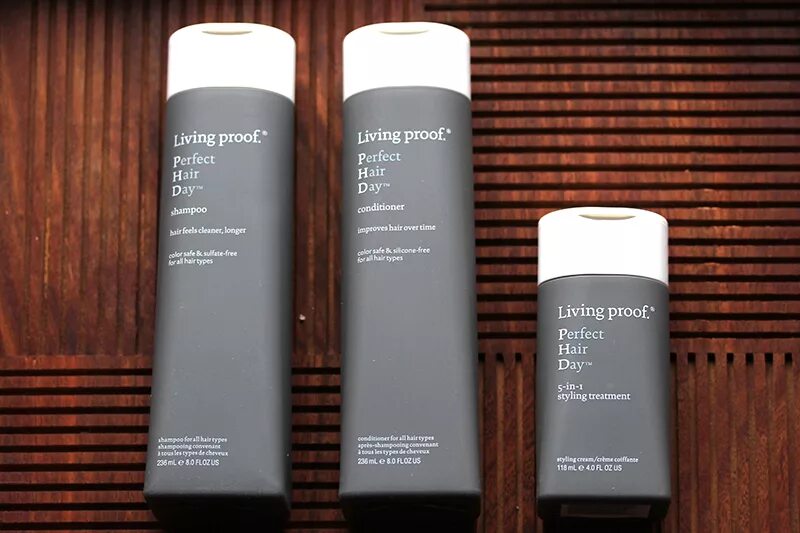 Perfect hair отзывы. Living Proof в руках. Ливинг пруф шапочка. Living Proof инструкция. Living Proof ingredient list.