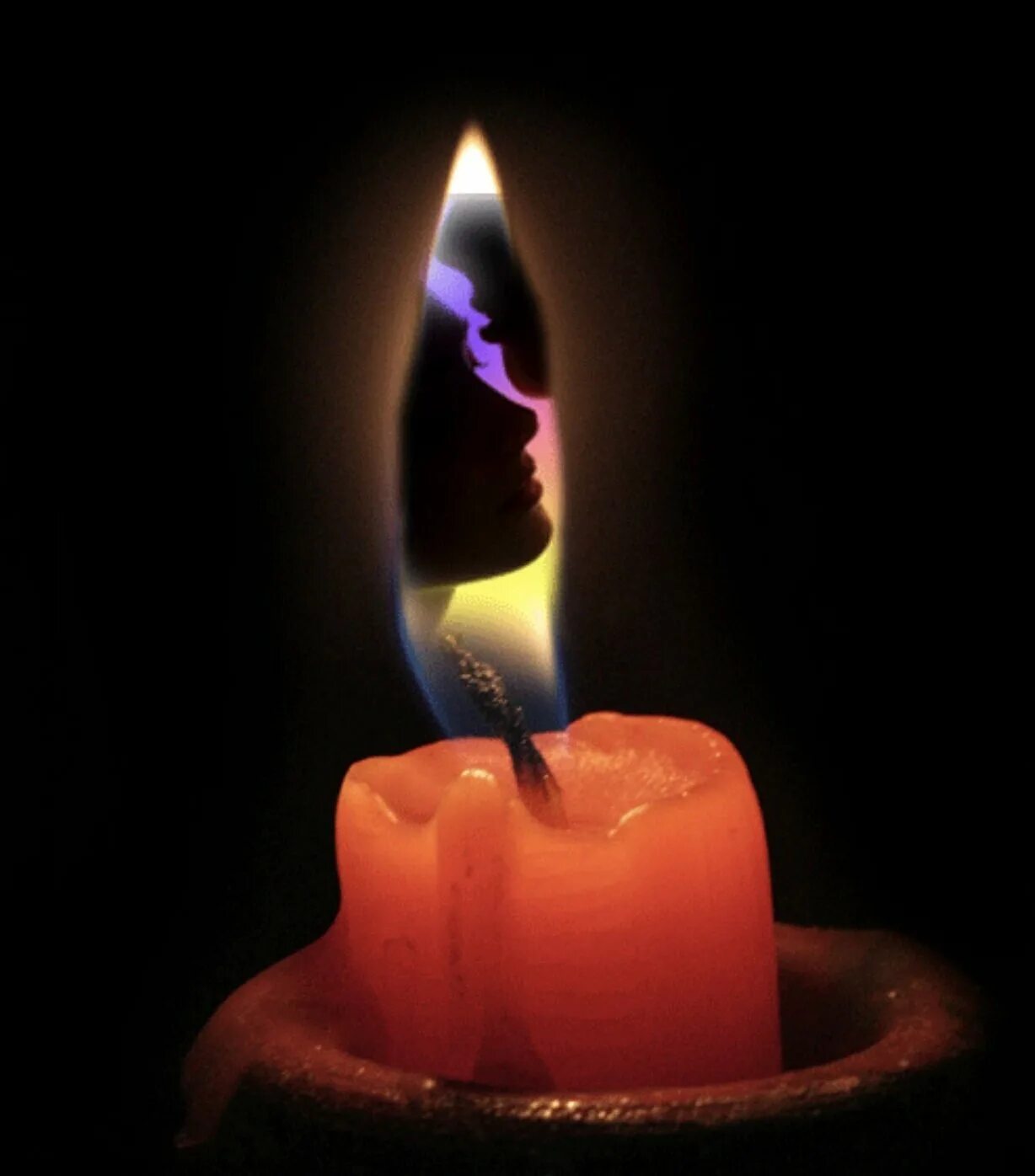 Песня душа моя разбита огонь погас. Горящие свечи. Зажженная свеча. Свеча горела. Свечка потухла.