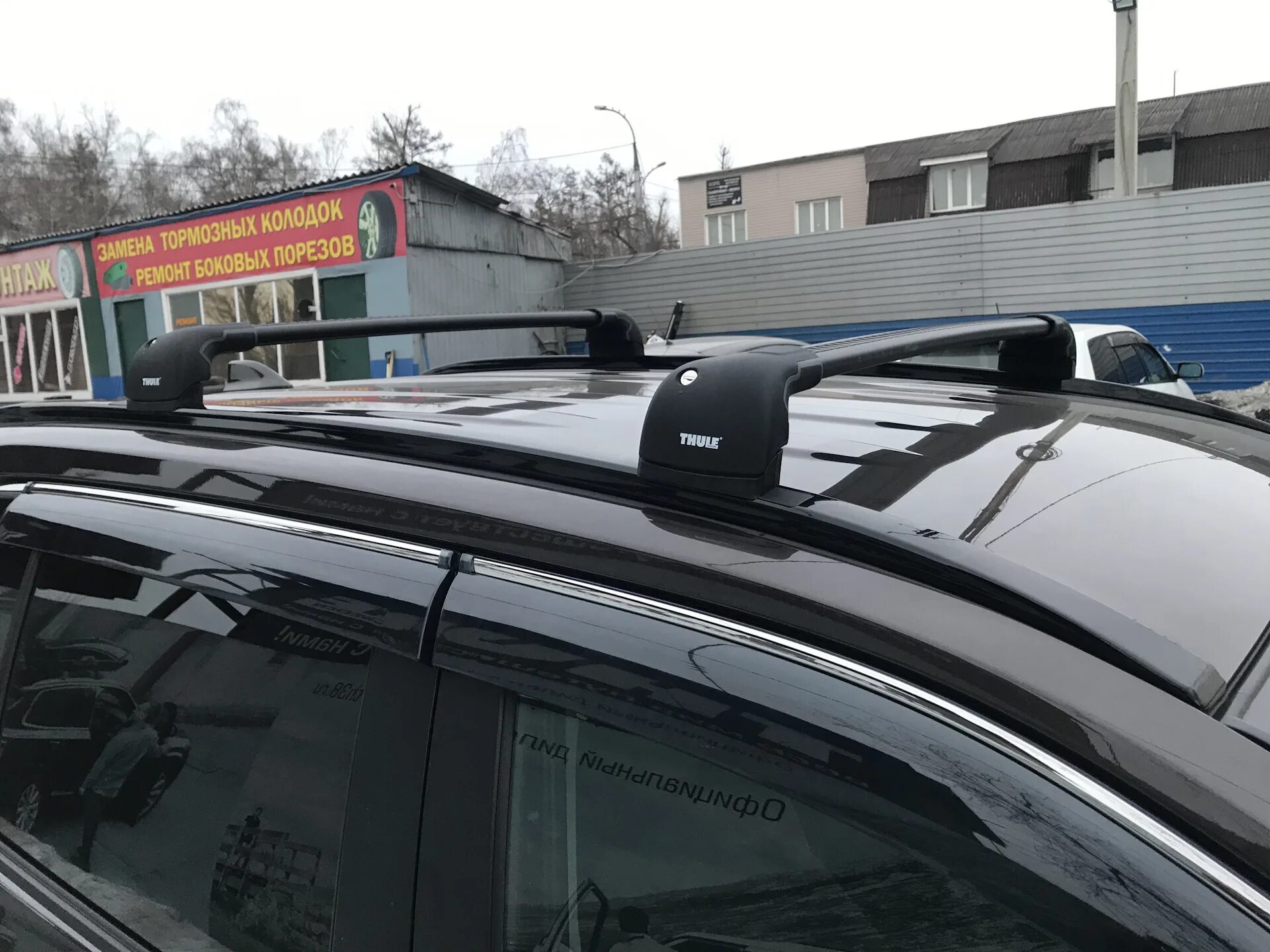 Поперечины Thule rav4 5. Thule WINGBAR Edge на rav4. Тойота рав 4 рейлинги на крышу. Поперечины багажника Тойота рав 4. Рейлинги тойота рав