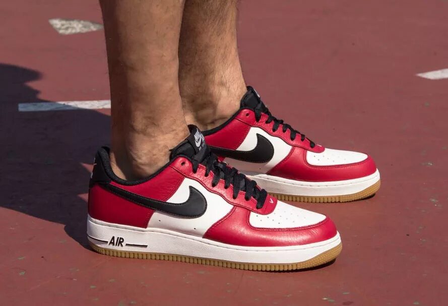 Найк 1 лоу. Nike Air Force 1 Low Chicago bulls. Nike Air Force 1 Chicago. Nike Air Jordan 1 Low Chicago White Black Red. Nike Air Jordan 1 Low Chicago.