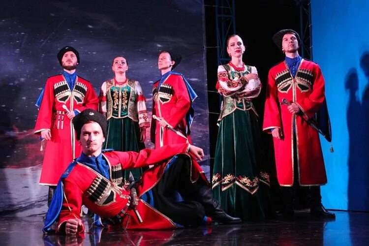 ансамбли ставрополь. казачьи ансамбли ставрополя. казачий ансамбль ставрополье. ставрополье коллектив ставрополь. государственный казачий ансамбль песни и танца ставрополье.