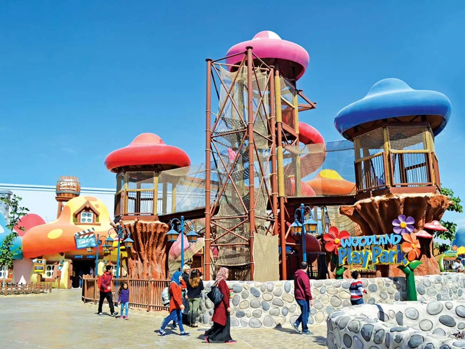 Motion gate в дубае. Motion gate в дубае. Дубай парк аттракционов motiongate. Motiongate дубай аттракционы. Моушен гейт парк в дубае.