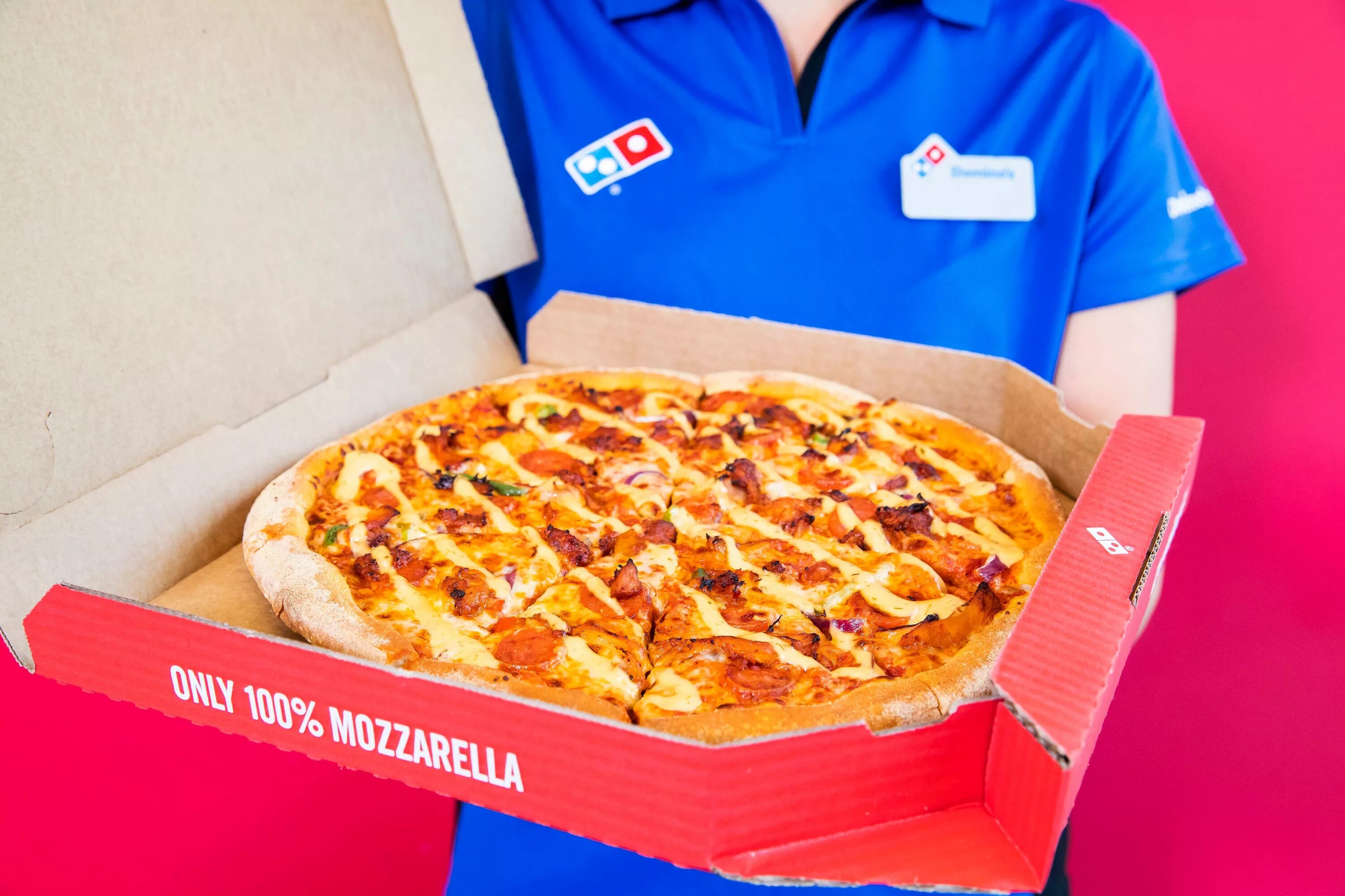 Домино пицца телефон. Domino s pizza. Доминос пицца пиццерия. Доминос пицца Доминос пицца. Доминос пицца Америка.