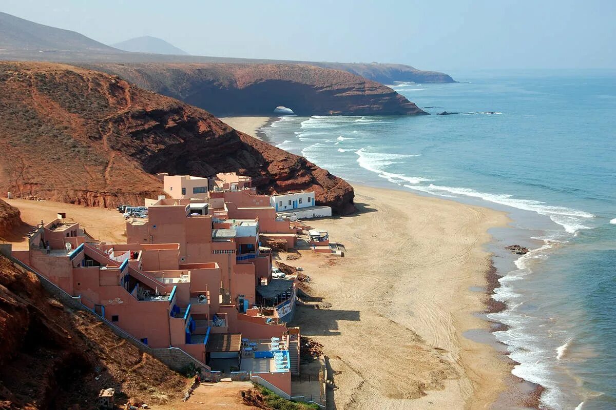 Марокко погода сейчас. Пляж Легзира Марокко. Агадир Марокко пляжи. Марокко океан. Побережье Агадир Марокко.