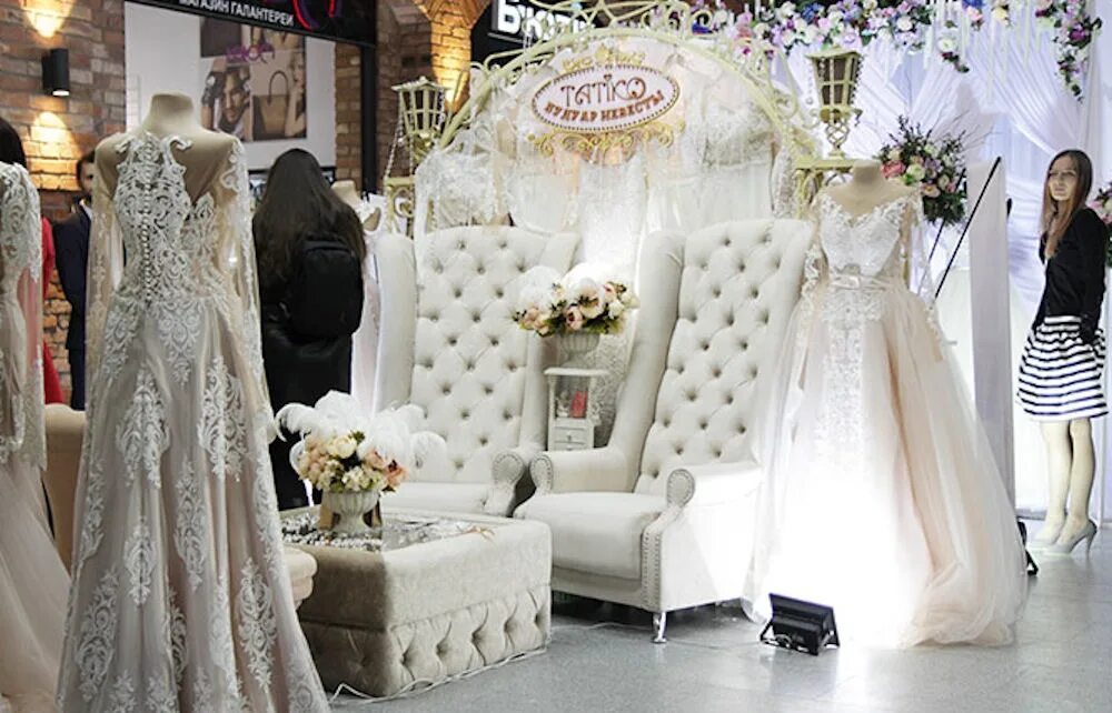 Выставка свадебных платьев. Свадебная выставка. выставка невест в москве. свадьба на вднх сегодня.