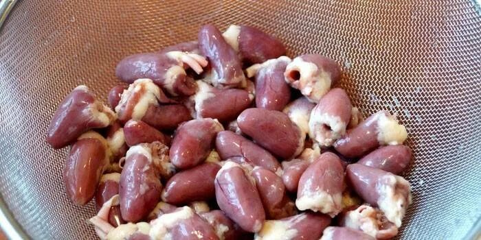 Как отварить куриные сердечки. Куриные сердечки. вареные куриные сердечки.