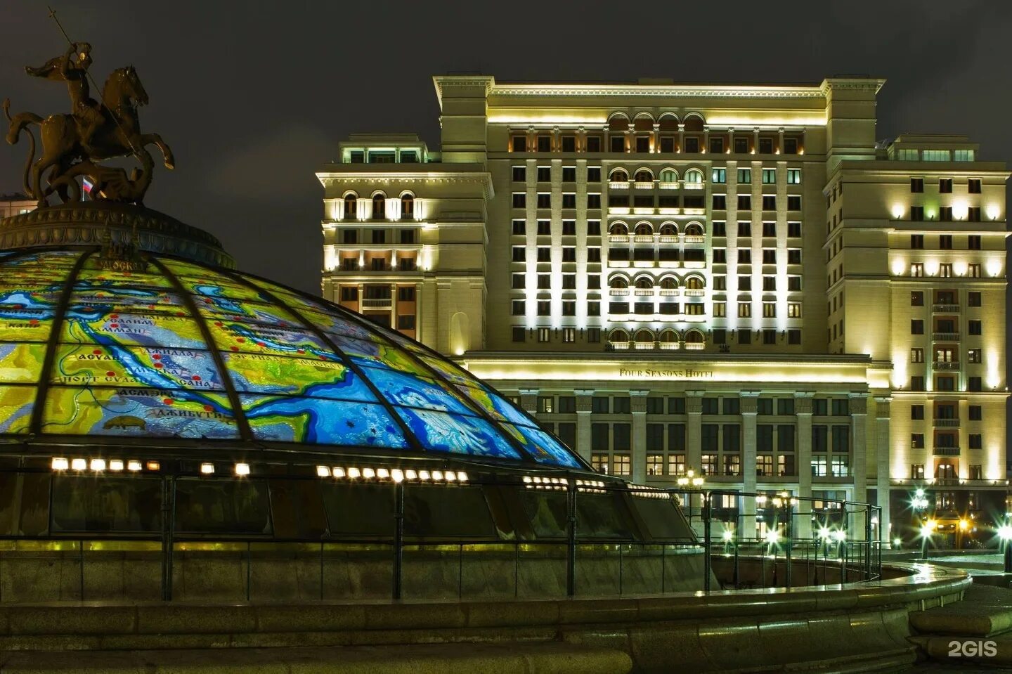 Гостиницы москва охотный. Гостиница Москва на Манежной. Гостиница «Москва*» (ул. Охотный ряд). Охотный ряд 2 гостиница. Москва 2022 Охотный ряд.