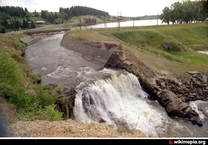 Висим водопад