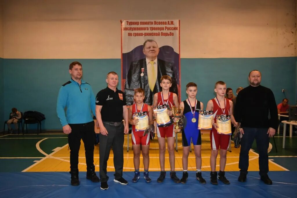 Турнир по греко римской борьбе памяти. Турнир по греко римской борьбе памяти. Тренера по греко-римской борьбе новосибирск. Греко римская. Арапханов рамазан греко-римская борьба.