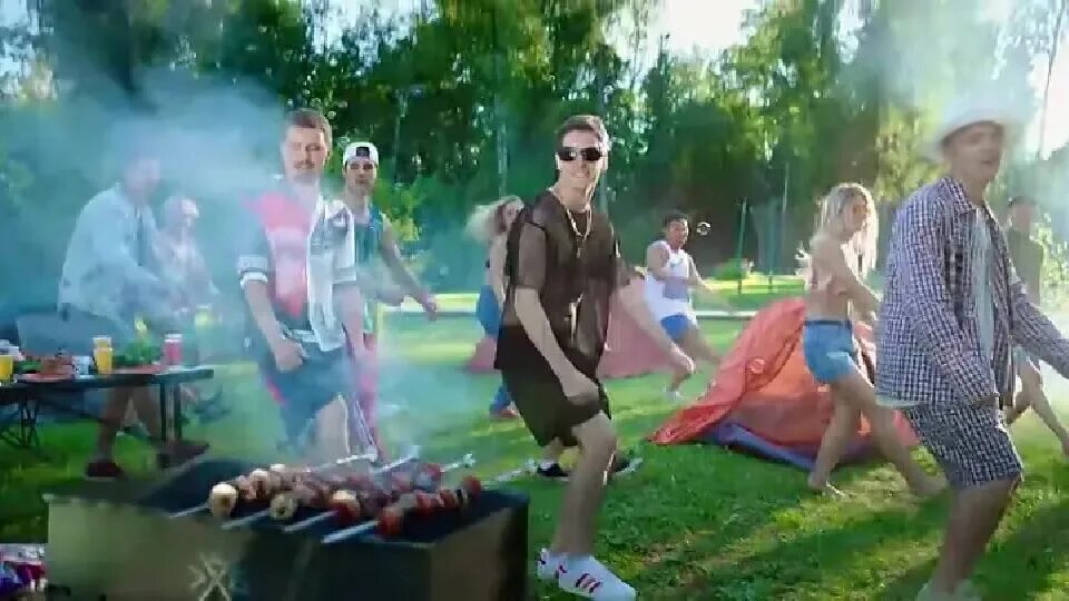 Шашлындос клип. Группа хлеб шашлындос. шашлындос шашлындос. шашлындос фото. клип группы хлеб шашлындос.