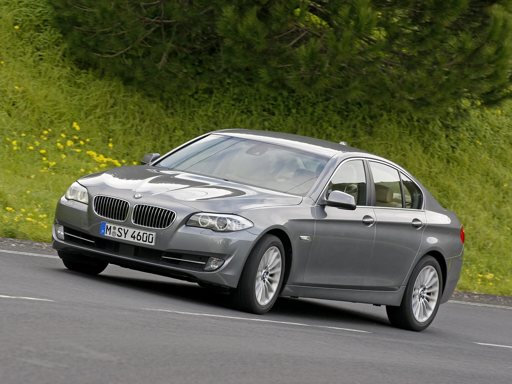 535 год. BMW 5 f10 535i. BMW 5 седан 2010. БМВ 5 седан 2010. 2010 BMW 535i.