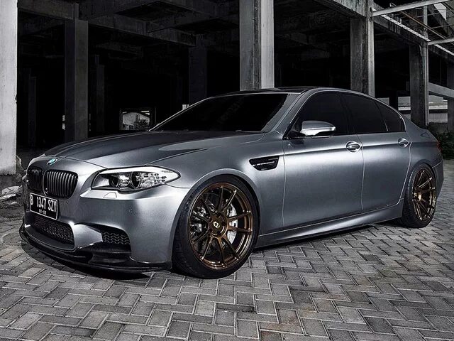 BMW f10 Matte Grey. БМВ м5 серая матовая. BMW m5 f10 черная матовая. БМВ м5 ф10 серая. М5 цвет асфальт