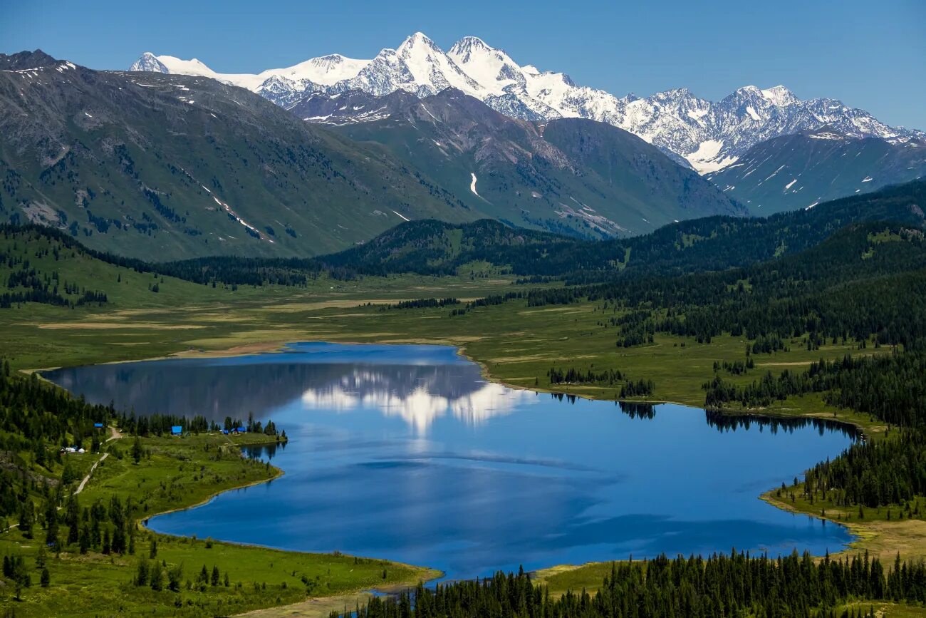 Язевое озеро Казахстан. Озеро Язевое Алтай. Гора Белуха Восточный Казахстан. Алтай гора Белуха озеро.