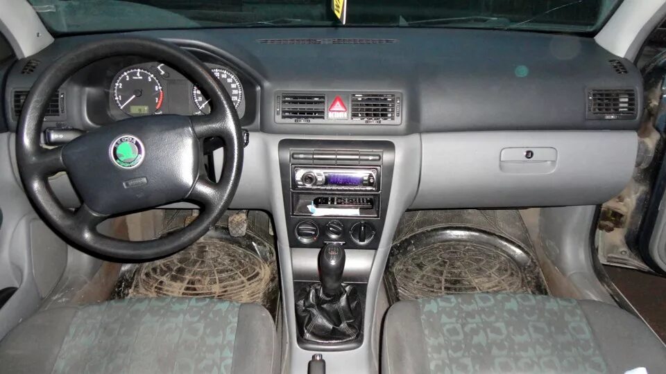 Skoda octavia tour 2004. Octavia tour 2007 салон. Škoda octavia tour салон. Skoda octavia tour 2000. Skoda octavia tour 2008 салон.