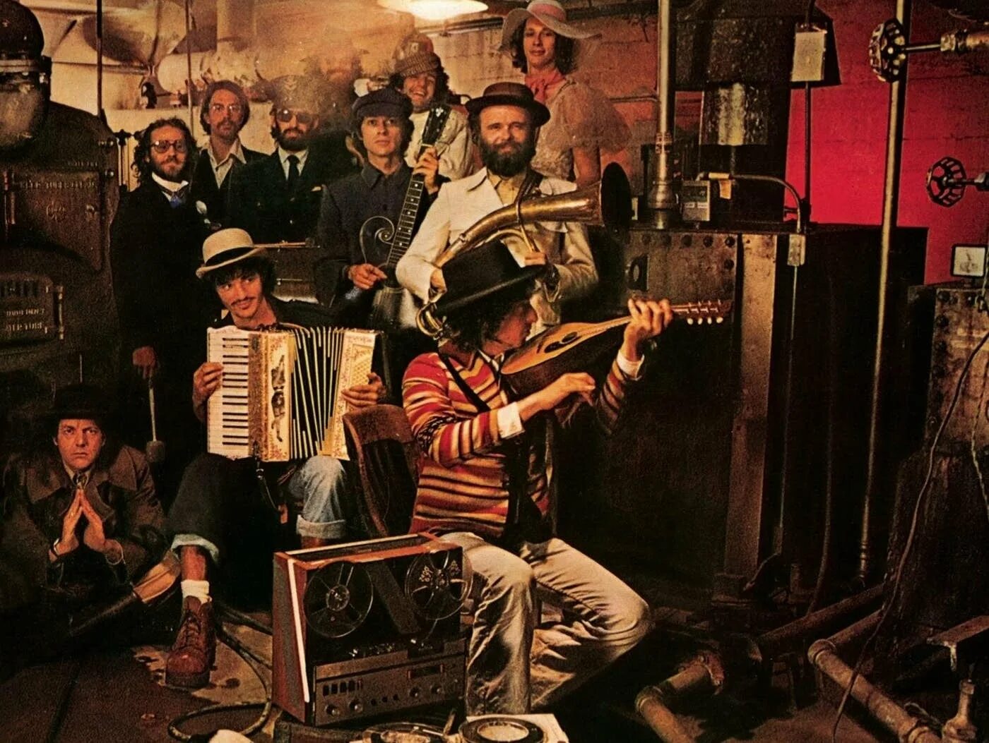 He is in the band. Bob Dylan Basement. Bob Dylan - the Basement Tapes. The Basement Tapes Боб Дилан. The Band the Basement Tapes.