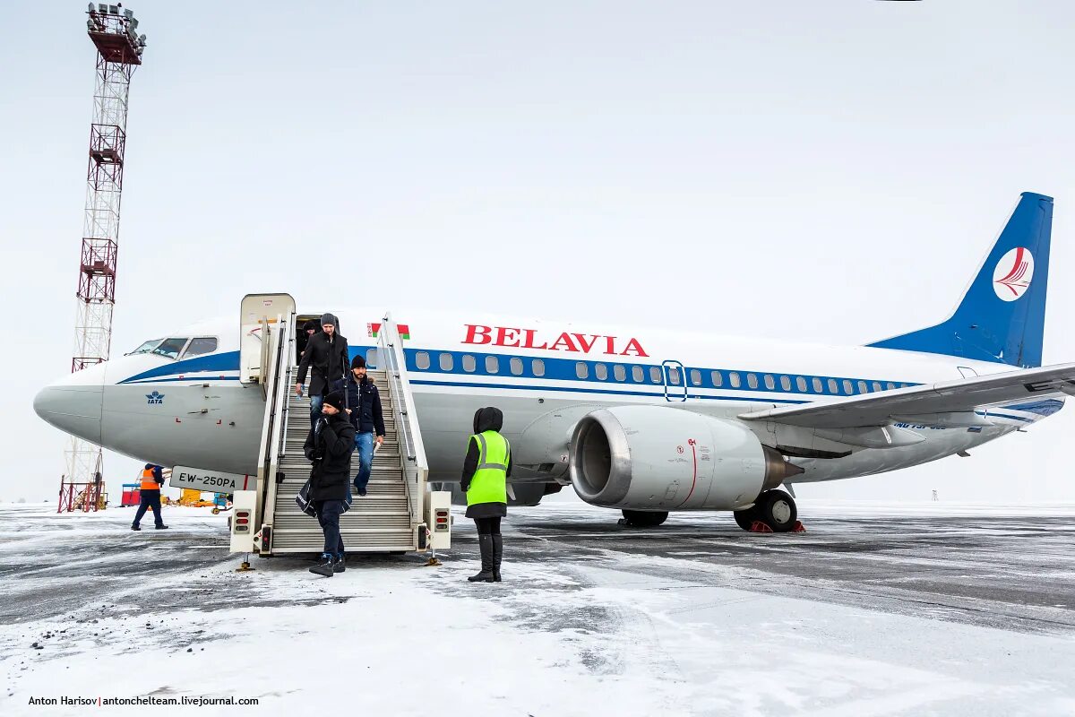 Белавиа. Белавиа ночью. Кружка Belavia. Машина Белавиа.