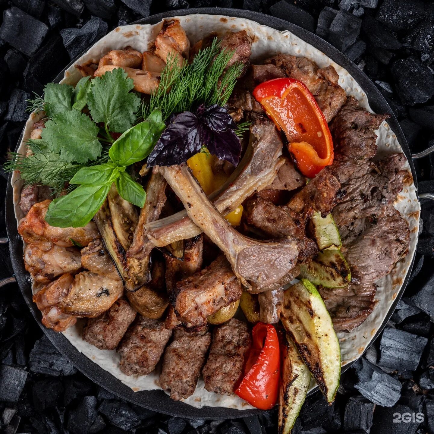 Жаровня иркутск ресторан. Ресторан мангал адрес. Мангальная в кафе. Мангал в ресторане. Ресторан мангал на проспекте победы.