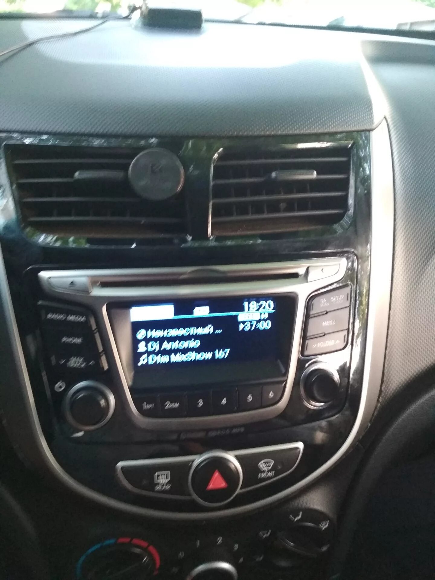 Установка штатной магнитолы Hyundai Solaris Incar AHR-2487 - Hyundai Solaris, 1,