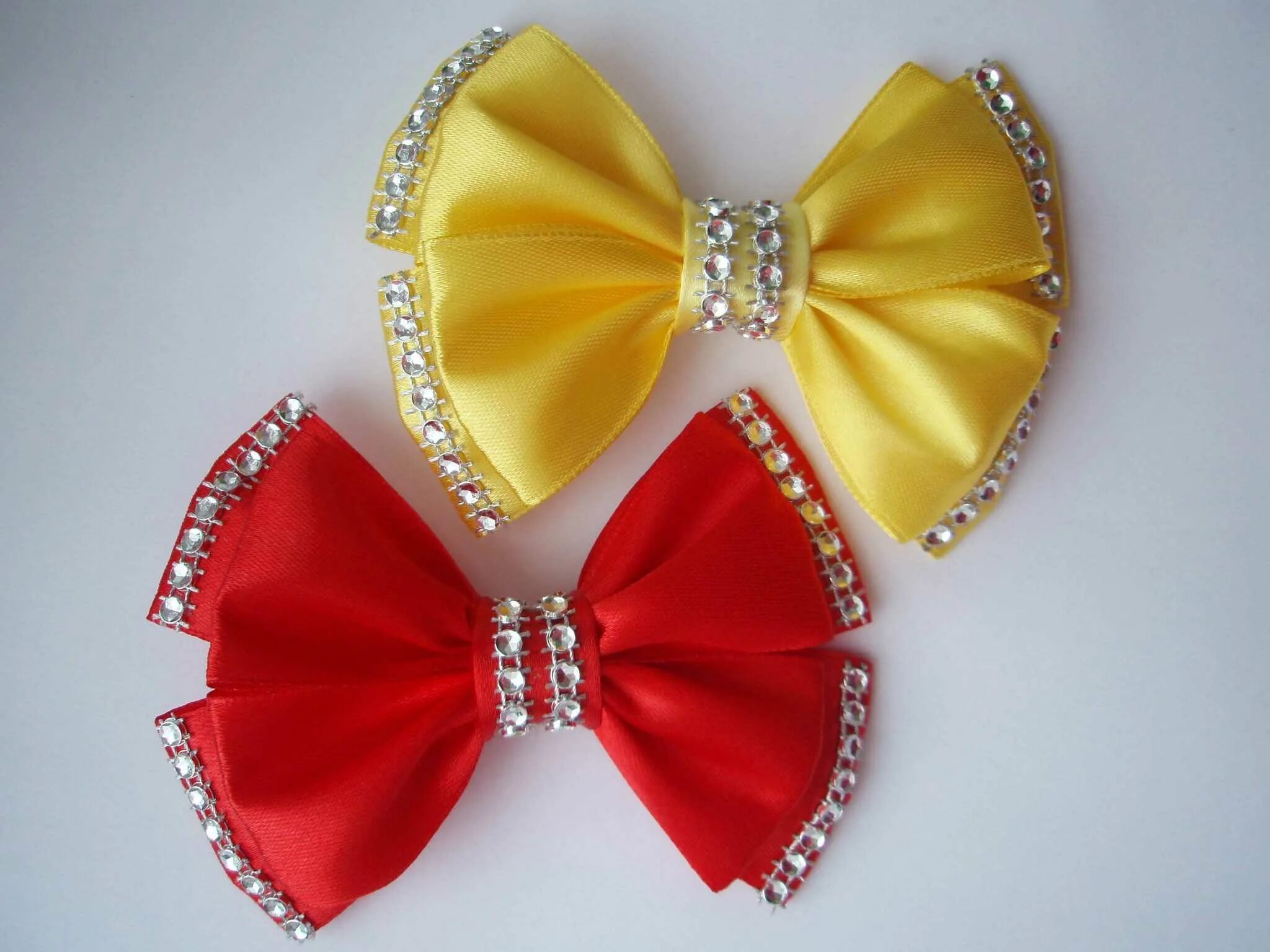 5 мк. Бордовый бант. Бант -брошь. Банты для волос из репсовой ленты. Бант на голове из ленты.