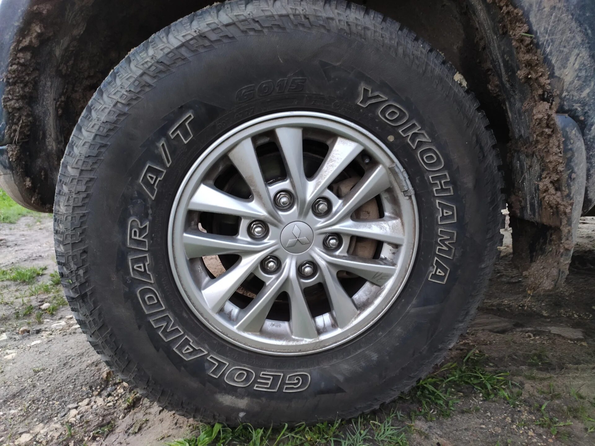 Шина yokohama geolandar g015 отзывы. Yokohama Geolandar g015 265/75 r16. Yokohama 265/75 r16. Geolandar a/t g015. Митсубиси Паджеро спорт 2 265/75 r16.