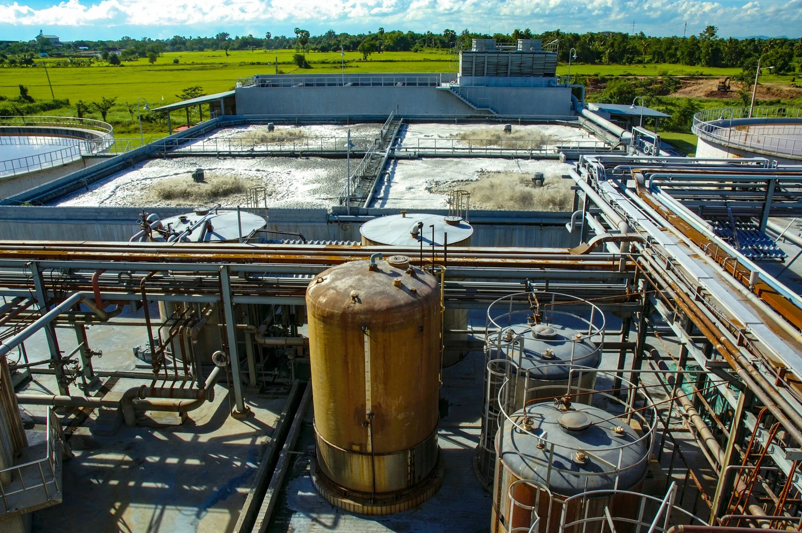 Вб вод. Wastewater treatment Plant. Очистные сооружения Шымкент. БМЗ очистные сооружения. Очистительный завод.