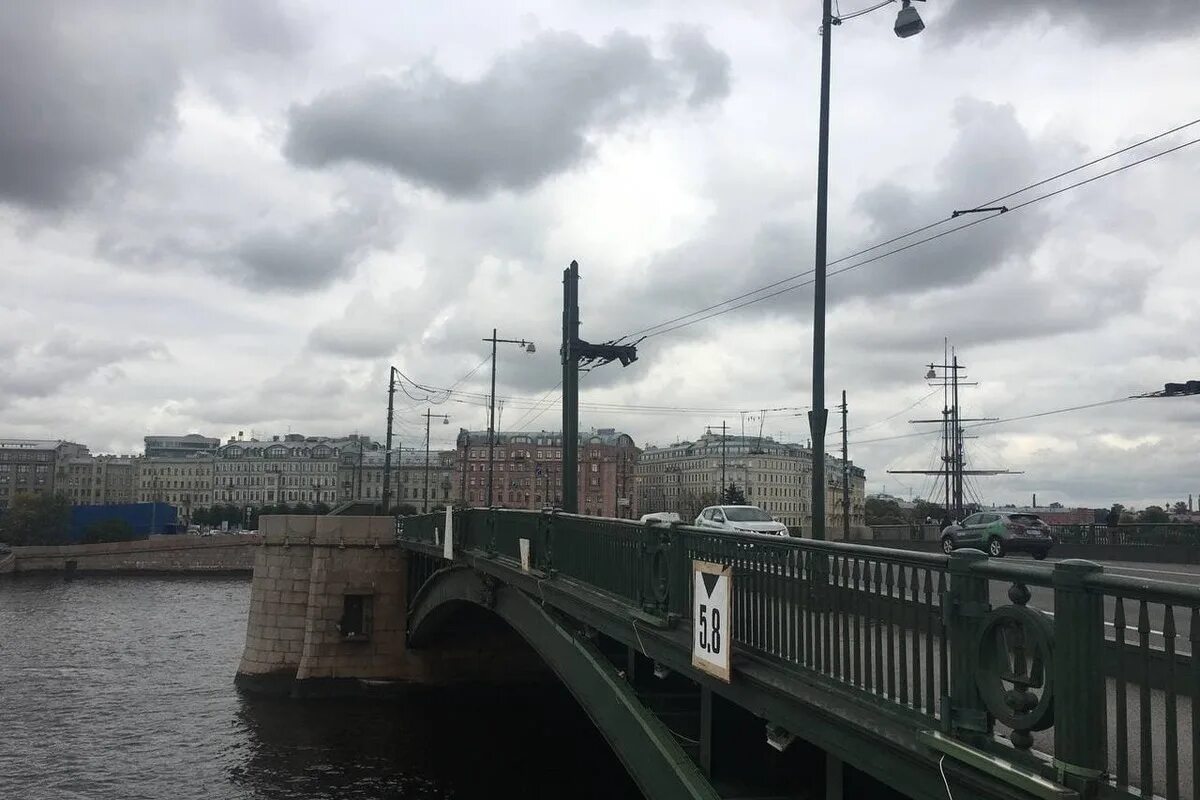 Мост на васильевский остров. Биржевой мост в Санкт-Петербурге. Мост Коллонтай в СПБ. Смоленский мост Санкт-Петербург.