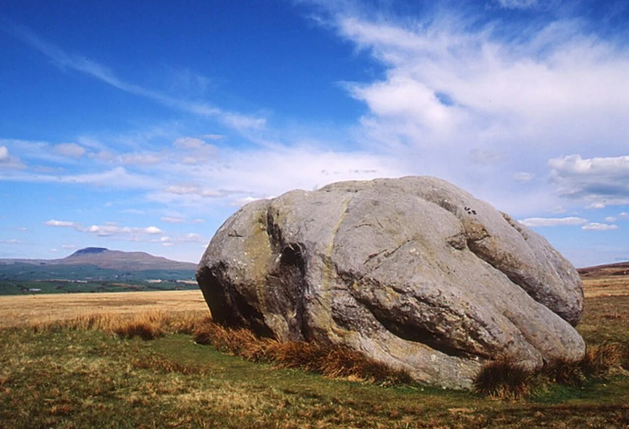 Stone huge. Великий камень. Камень неприступный. 4 Валуна. Каменная четыре.