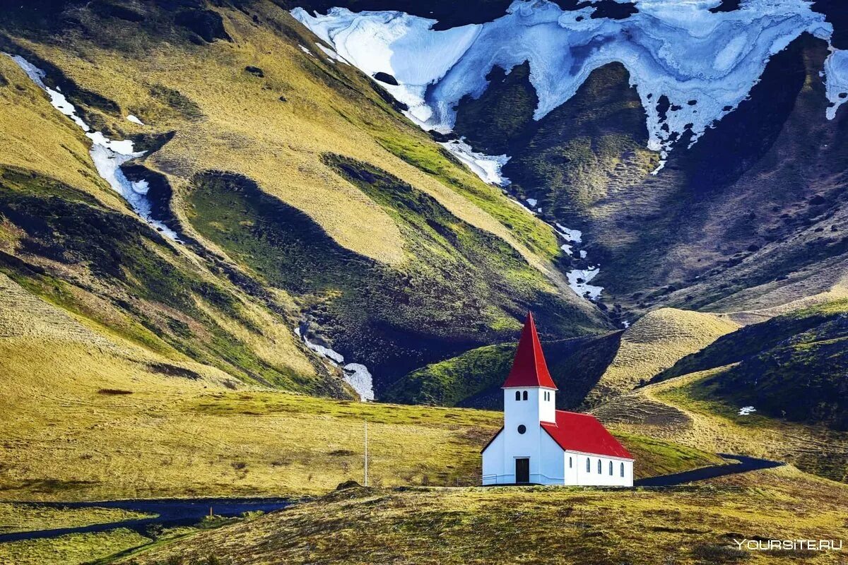 Исландия Iceland. Рейкьявик Исландия горы. Церковь Вик Исландия. Рейкьявик деревня Вик. Исландия какая европа
