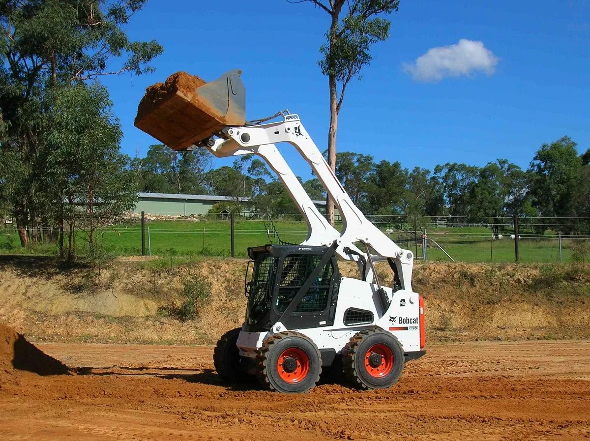 Мини-погрузчик bobcat s590. Бобкэт s550 2018. Бобкэт 770. Бобкэт s530. Bobcat s570.