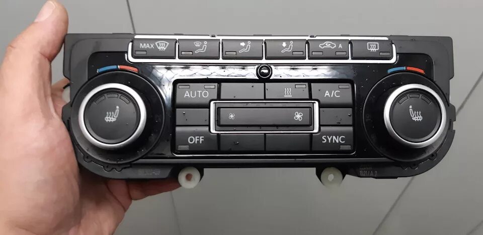 Фольксваген тигуан 2017г. Volkswagen jetta 6 климат контроль. Sync фольксваген. Кнопка вебасто тигуана 2019. For volkswagen golf 2013 center console.