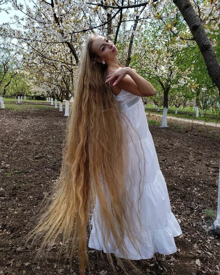 Какой рапунцель волосы. Алена Кравченко Рапунцель. Алена Кравченко украинская Рапунцель.