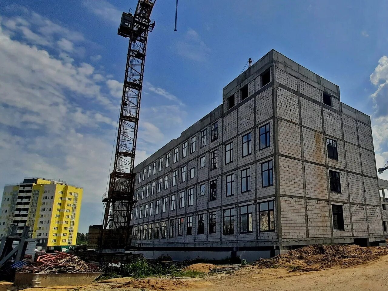 Воронеж новостройки. Школа домостроителей 30а. Строящаяся школа в воронеже. Школа домостроителей 30а. Школа на домостроителей воронеж.
