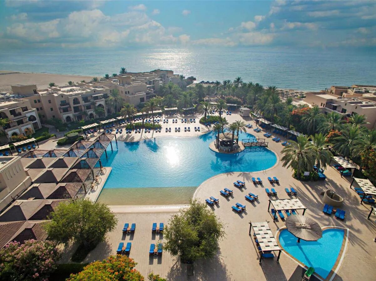Мирамар аль аках бич фуджейра. Отель miramar al aqah beach resort. оаэ фуджейра мирамар. фуджейра оаэ мирамар отель. miramar al aqah beach resort 5 оаэ.