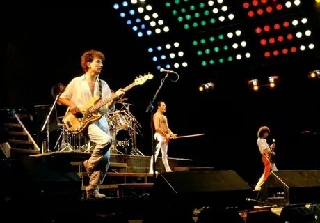 Queen слушать live