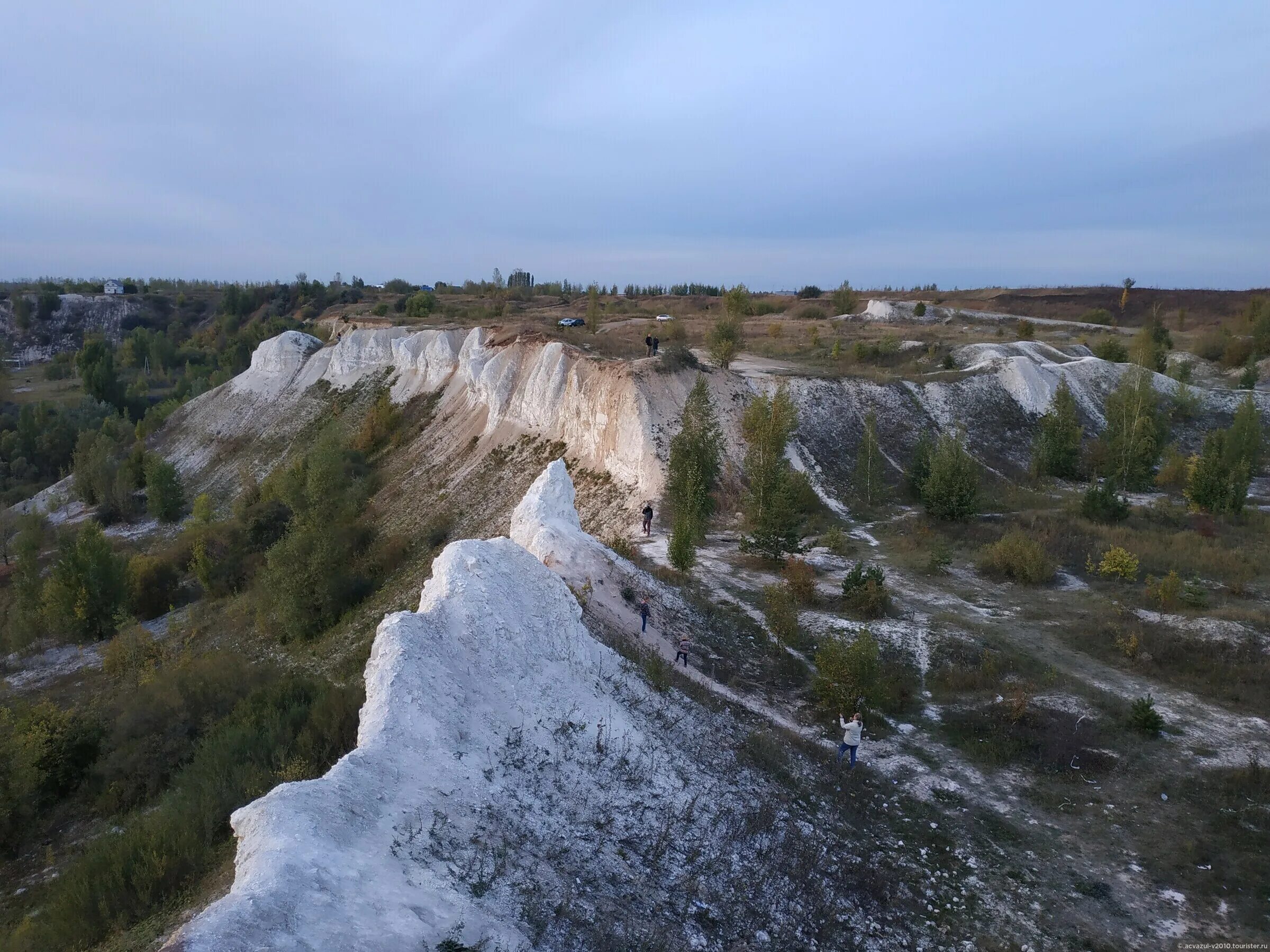 Воронеж белые скалы. Костенки меловые горы. меловые горы воронеж. лиски воронежская область меловые горы.