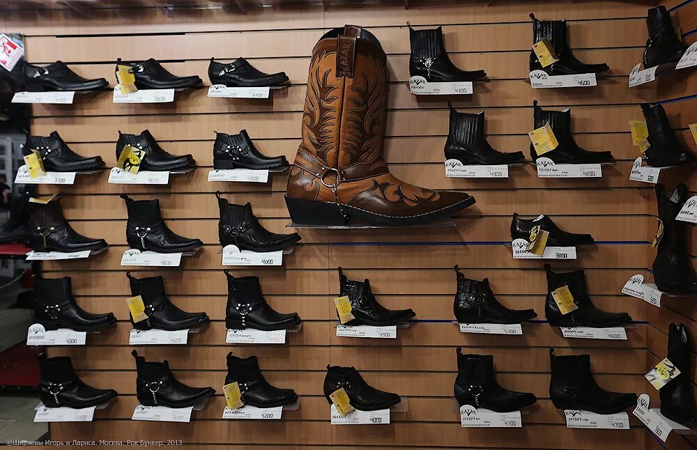 Магазин рок атрибутики на вднх. Рок-бункер магазин. Bunker rock. Рокерский магазин на вднх. Магазин рок бункер на пролетарской.