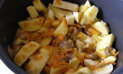 Тушеная картошка с лесными грибами