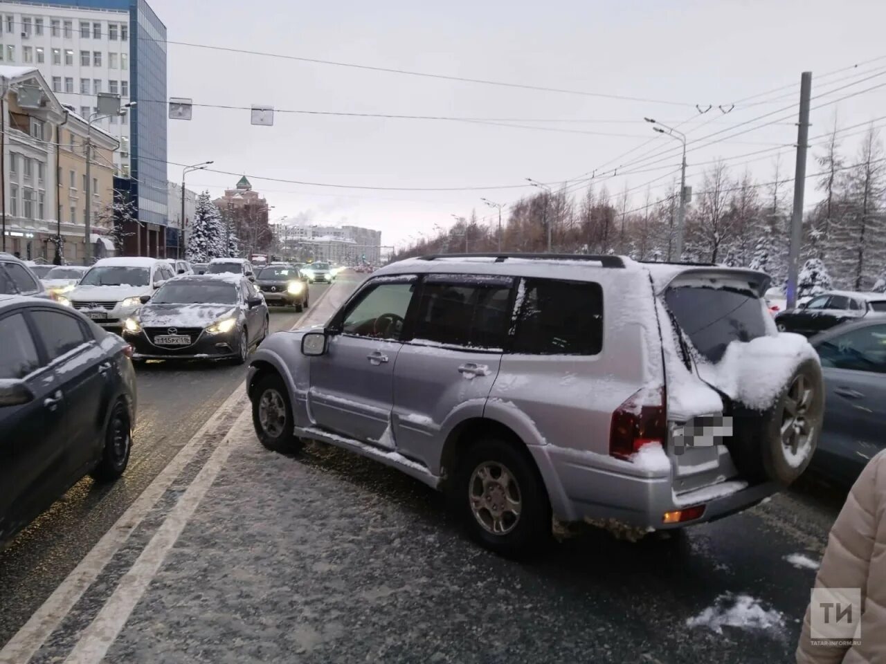 Внедорожник Казань. Авария на Ершова Казань сегодня. Хлопки в казани