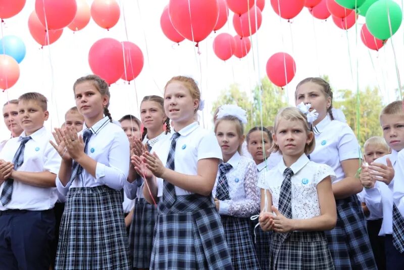 Гимназия города Ливны Орловской области. Школы города Ливны гимназия. Форма гимназия Ливны. Гимназия 7 Ливны.